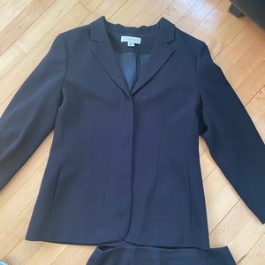 Casual Corner Business Suit skirt & blazer set